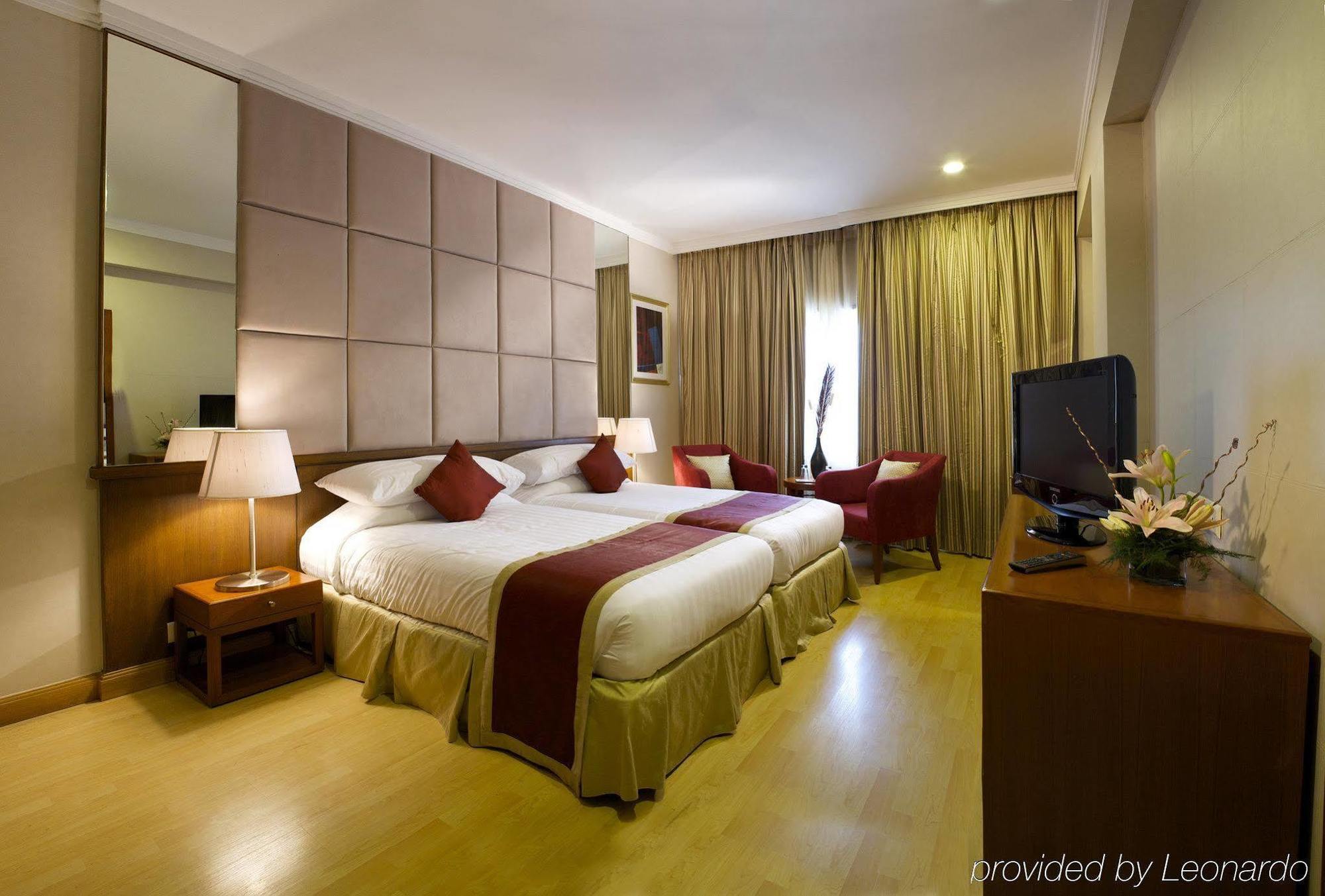 Hotel Ellaa Gachibowli 5*